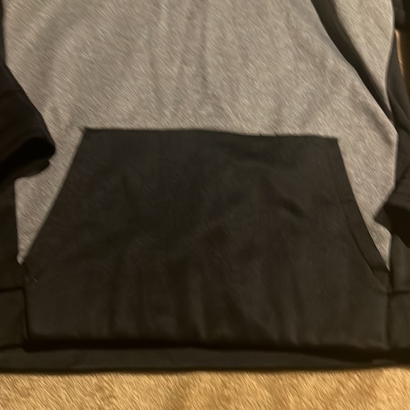 Old Navy boys hoodie - Picture 3 of 4